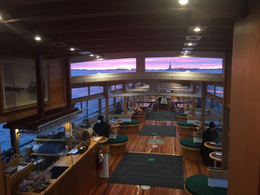 NYC: Romantic Valentine's Day Champagne Cruise - Salon comfort versus open-deck views