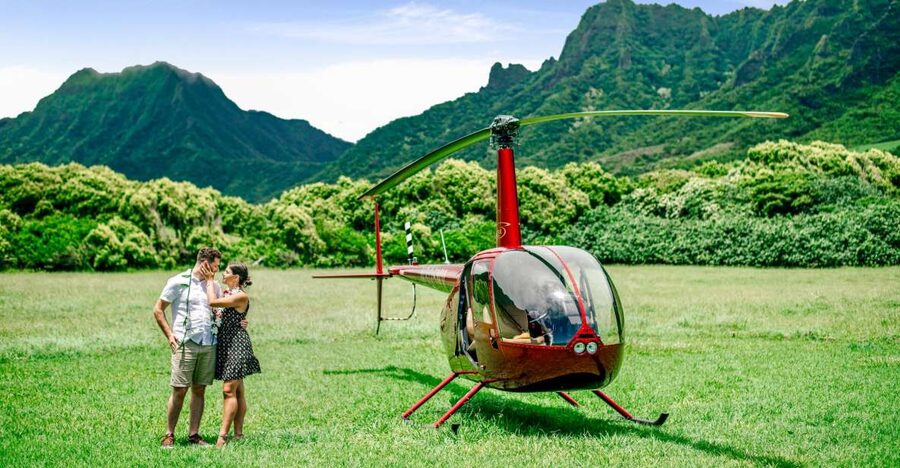 Oahu: Exclusive Private Romantic Flight - Hanauma Bay and the turn at Makapuʻu Point