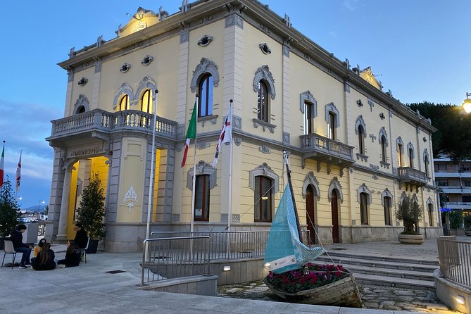 Olbia : Private Romantic Tuk-Tuk Tour - Piazza Crispi and the Gulf of Olbia
