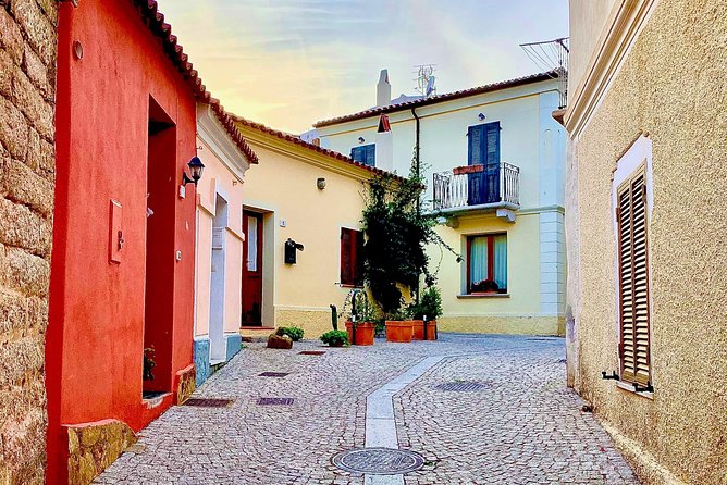 Olbia : Private Romantic Tuk-Tuk Tour - What the Audio Guide Adds, and What It Cannot Do