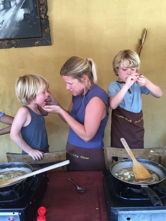packages cooking class and romantic dinner in a local home - How the experience compares with a restaurant evening