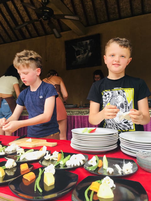 packages cooking class and romantic dinner in a local home - Who will get the most from this evening