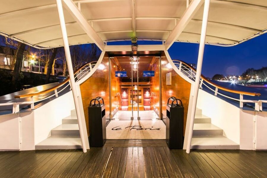 Paris: Bastille Day Dinner Cruise on the Seine River - Under Pont Neuf and past Notre Dame
