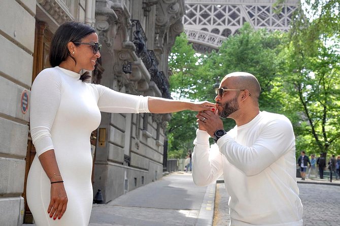 Paris Engagement Proposal Private Walking Tour with Professional Photographer - Price and the value of a private booking