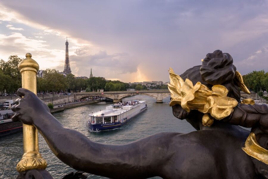 Paris: Romantic Cruise with 3-course Dinner on Seine River - Tables, windows, and the best way to see the sights