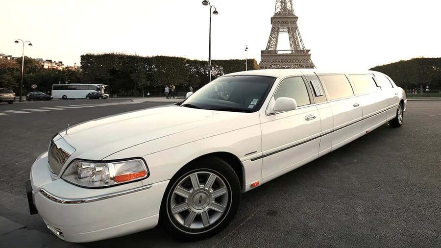 Paris: Romantic Limousine Tour - A love message inside a moving limousine
