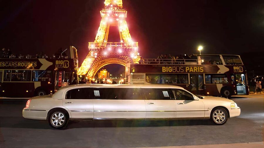 Paris: Romantic Limousine Tour - Champagne, soft drinks, and macarons