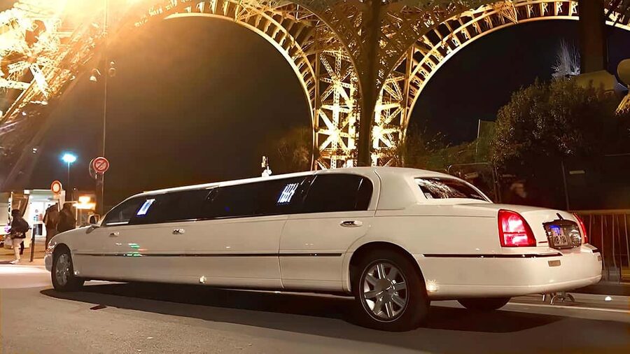 Paris: Romantic Limousine Tour - Best departure time for the Eiffel Tower moment