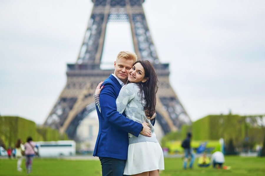 Paris: Romantic Photoshoot for Couples - Proposals, Anniversaries, and Everyday Couple Portraits