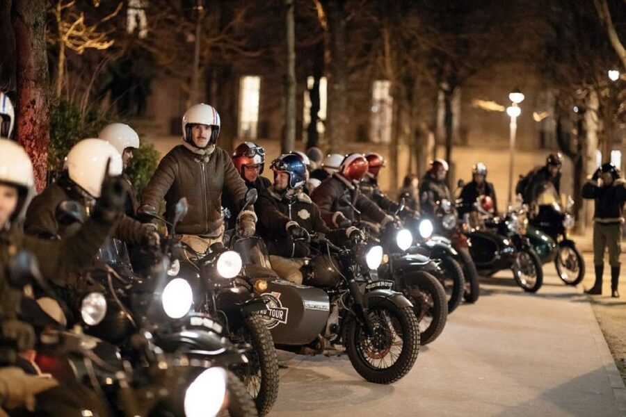 Paris: Romantic Sidecar Tour by Night with Champagne - Comfort, clothing, and the two seats