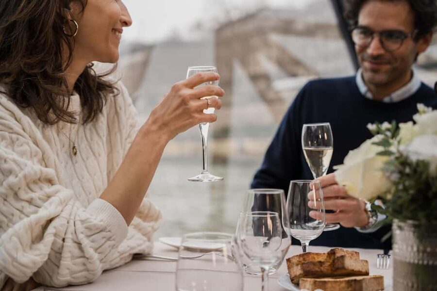 Paris : Valentine's Day Diner Cruise on the Seine river - Who will enjoy this cruise most