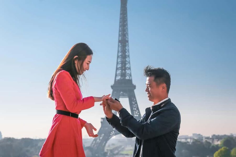 Parisian Proposal Perfection. Photography/Reels & Planning - Languages, Group Size, and Communication