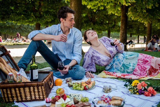 Parisian Romantic Picnic - How the meeting and setup work