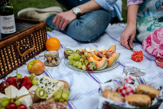 Parisian Romantic Picnic - Who will enjoy this Paris picnic most?