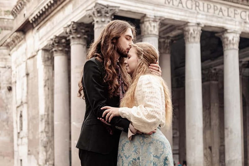 Photoshoot in Rome for couples - A Roman photo session built around famous sights