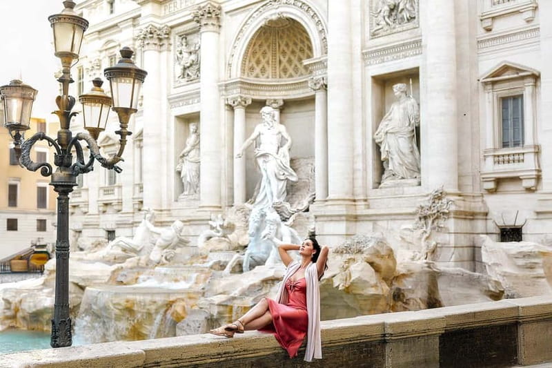 Photoshoot in Rome for couples - The Roman Trio gives you the best balance