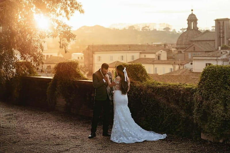 Photoshoot in Rome for couples - Lighting, crowds, and the best time to book