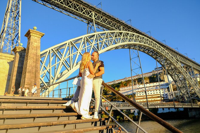 Photoshoot Unforgettable in Porto - Couple or Single - A one-hour portrait walk through Porto