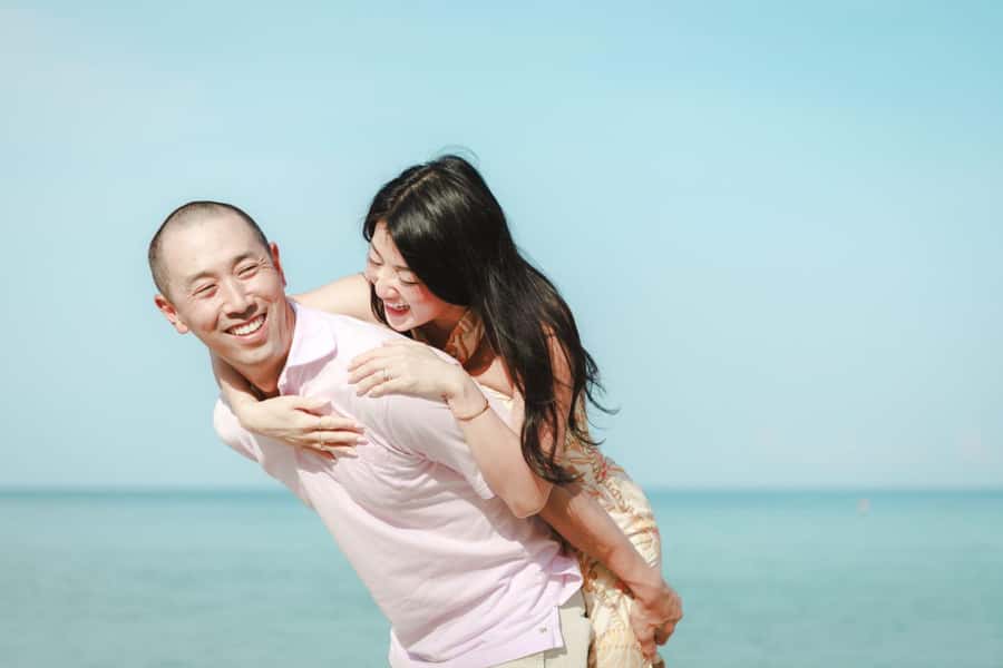 Phuket: couple photoshoot at Surin Beach - Why the private format matters