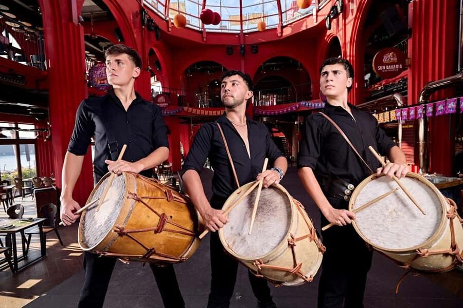 PhuQuoc Romantic Dinner with Symphony & Kiss of the Sea Show - A waterfront show night for about $13