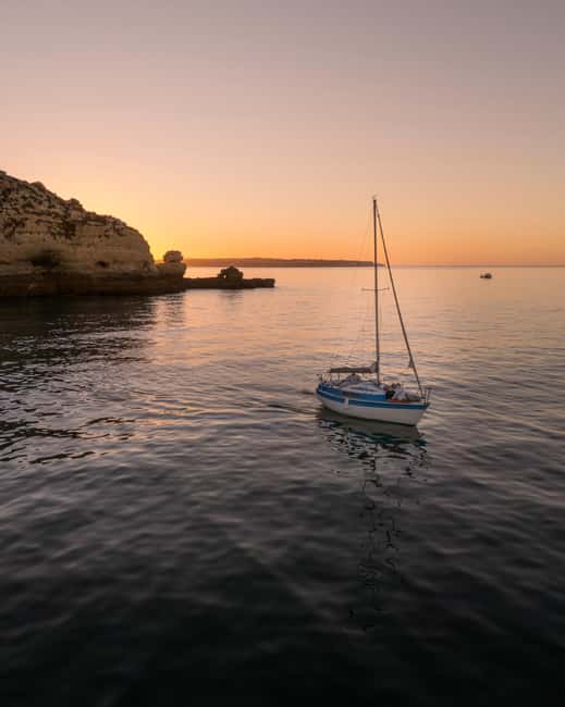 Portimão: Sunset Private Sailing Tour for Couples - Ferragudo Castle and Ponta do Altar