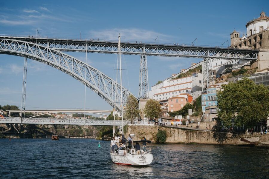 Porto: Romantic Sailboat Cruise - Ribeira and the Return to the Marina