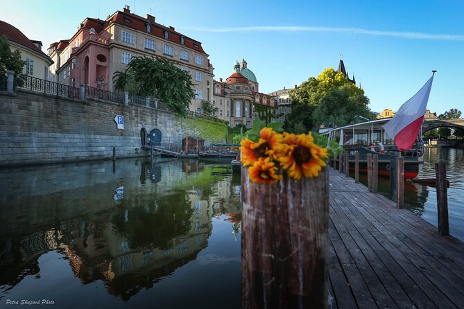 Prague Photoshoot for Couples, Betrothed, Family & Friends - How the five-hour schedule may feel