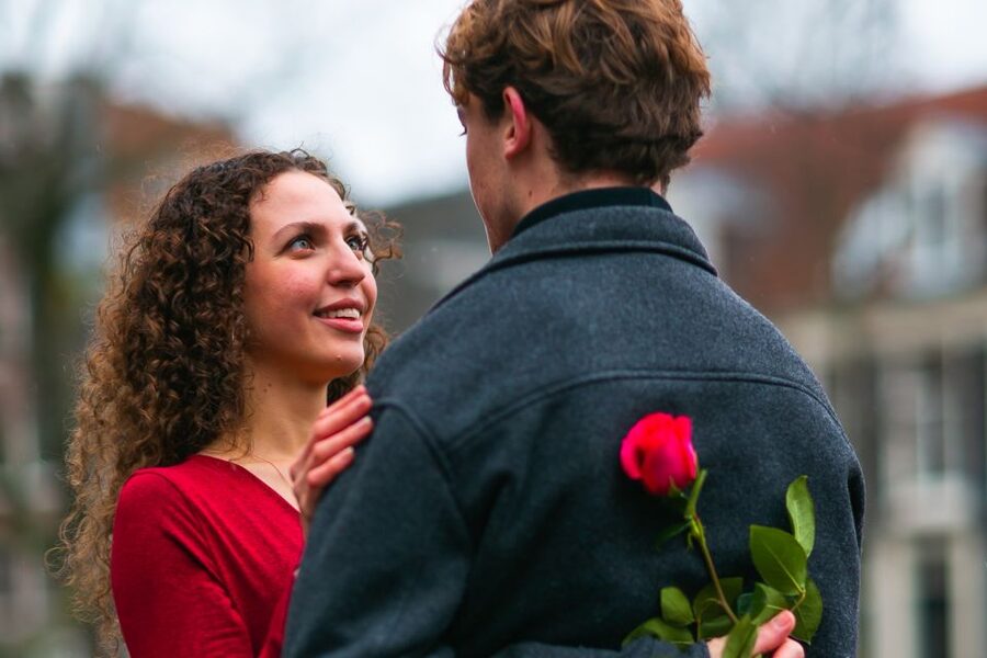 Premium Romantic Photoshoot Experience for Couples - Digital delivery within 24 to 48 hours