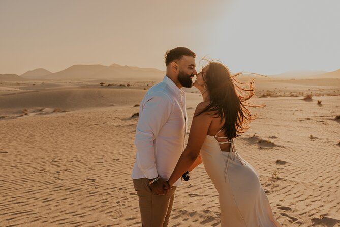 Private couple shooting - Corralejo Fuerteventura - Corralejo dunes turn holiday photos into a real keepsake