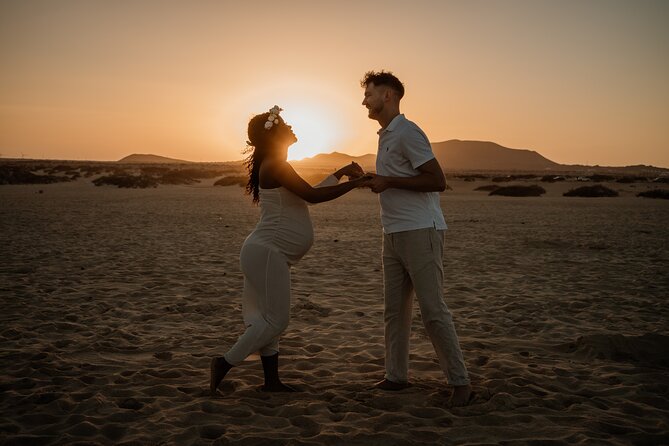 Private couple shooting - Corralejo Fuerteventura - Who will enjoy this experience most