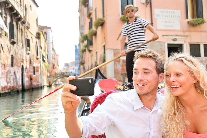 Private Crafted Gondola Ride on the Grand Canal - Price and value for a group of five