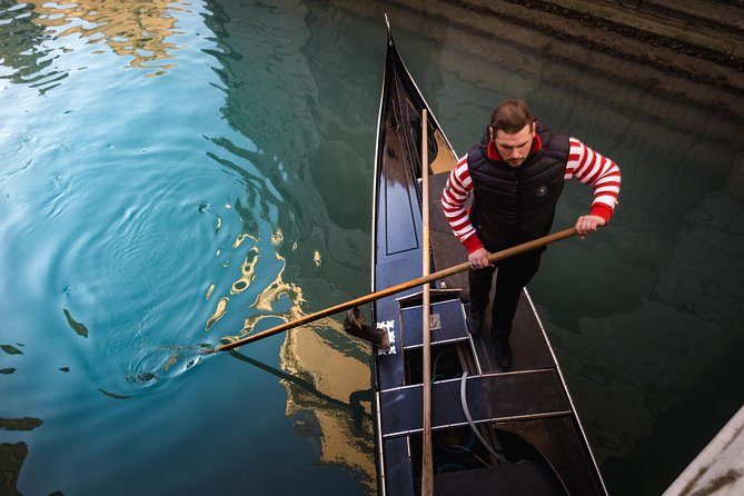 Private Crafted Gondola Ride on the Grand Canal - Along the Grand Canal and into the smaller canals
