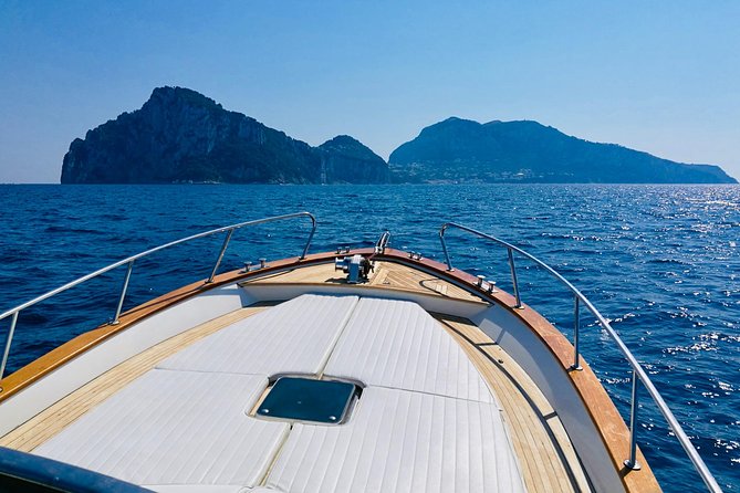 Private Island of Capri Boat Tour for Couples - Why Capri looks better from a private boat