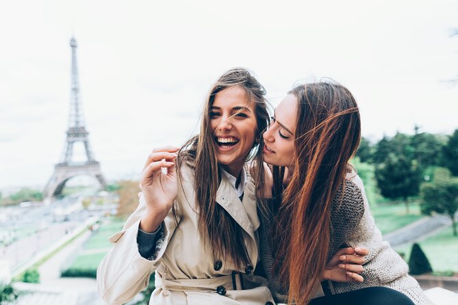 Private Proposal Photoshoot in Paris - The Eiffel Tower stop and what you actually get