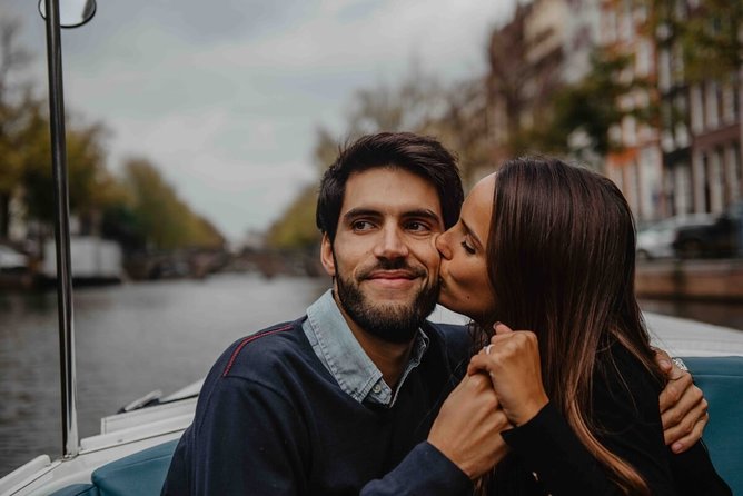 Private Romantic Canal Cruise Amsterdam with Bubbly and Snacks - The smallest house and the big canal story
