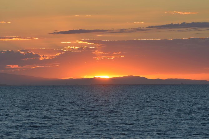 Private Romantic Melbourne Dinner Cruise for 2 - What the three-course dinner adds