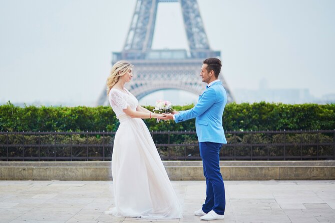 Private Romantic Photoshoot in Paris with Bouquet of Flowers - Practical timing and cancellation advice