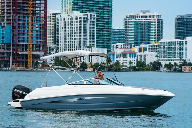 Private Romantic Sunset Boat Cruise in Fort Lauderdale! - Las Olas and the waterfront homes