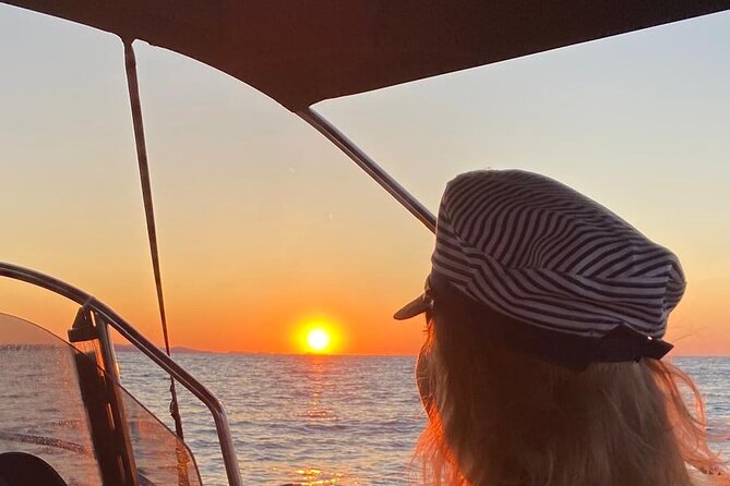 PRIVATE Romantic Sunset Boat Tour Zadar with Local Wine 1,5h - The sunset is the star, not a guided history lesson