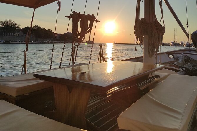 PRIVATE Romantic Sunset Boat Tour Zadar with Local Wine 1,5h - Wine, timing, and the question of dinner