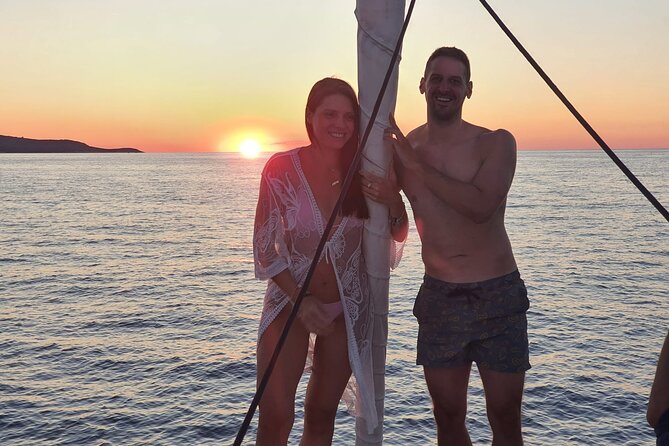 Private - Romantic Sunset Sailing on a 36ft yacht from Hvar (up to 8 travellers) - What the price means for your group