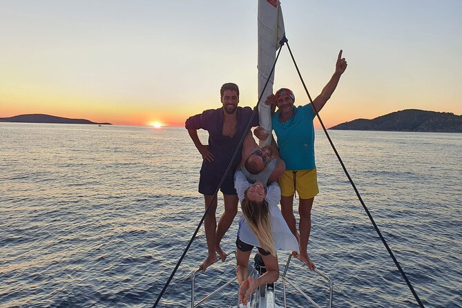Private - Romantic Sunset Sailing on a 36ft yacht from Hvar (up to 8 travellers) - Should you book this sunset yacht?