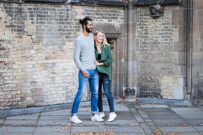 Private Romantic Urban & Street Photoshoot - Rathausmarkt and the first posing lesson