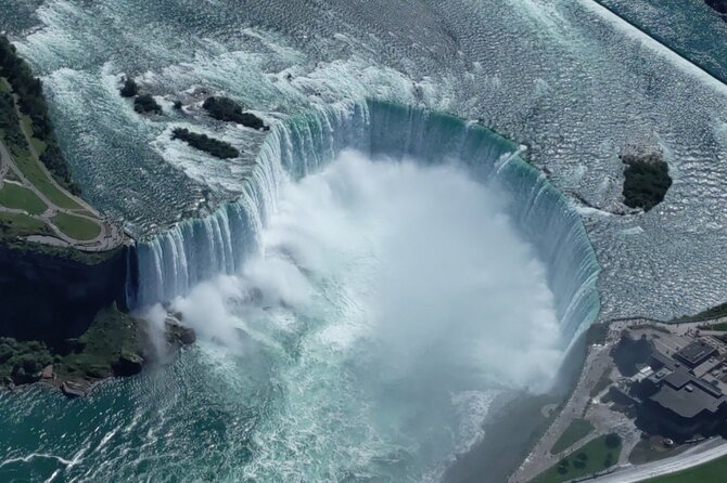 Private Tour: Romantic Niagara Falls Helicopter Flight - Photography from a moving helicopter