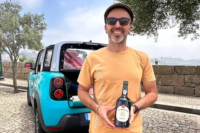 Ride through romantic Foz in an eco-friendly car - Why the E-Mehari works well in Porto