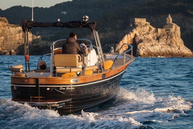Romance in Cinque Terre: a boat trip at sunset, aperitif onboard - Why a sunset boat ride changes your Cinque Terre day
