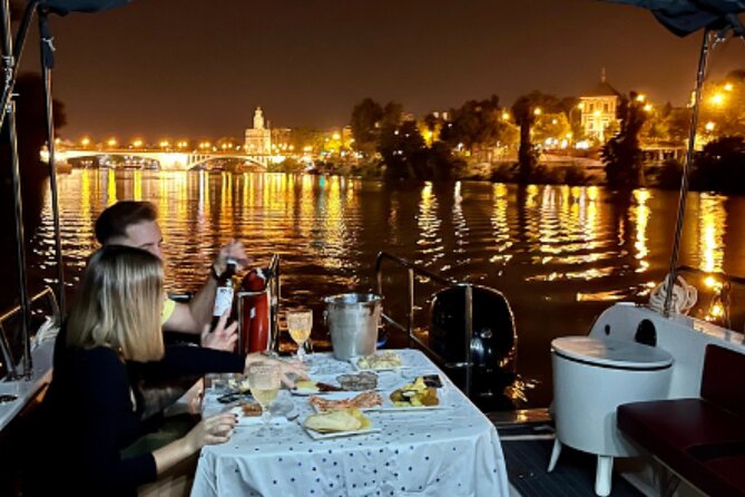 Romantic boat ride 90 min with Möet Chandon - Moët & Chandon, chocolates, and the private format