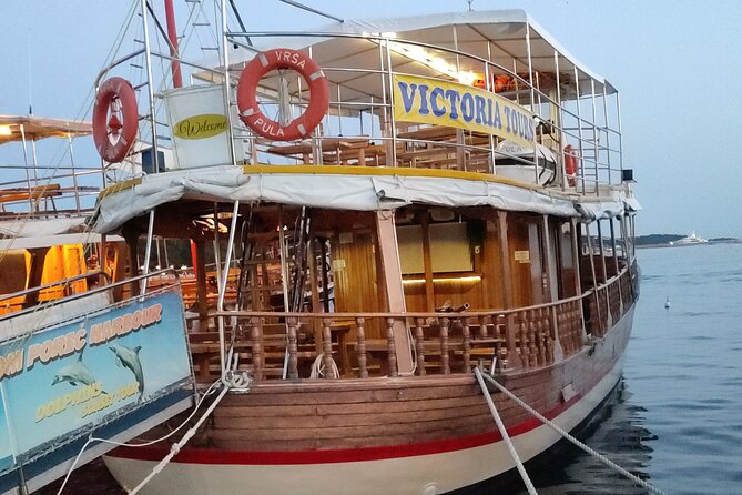 Romantic Boat Trip with Dolphin Watching - What the two-hour format means