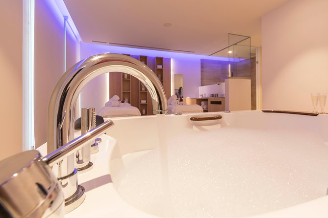 Romantic couple massage + SPA entry and private jacuzzi with cava - Four hours at Mallorca Wellness SPA Gran Playa de Palma