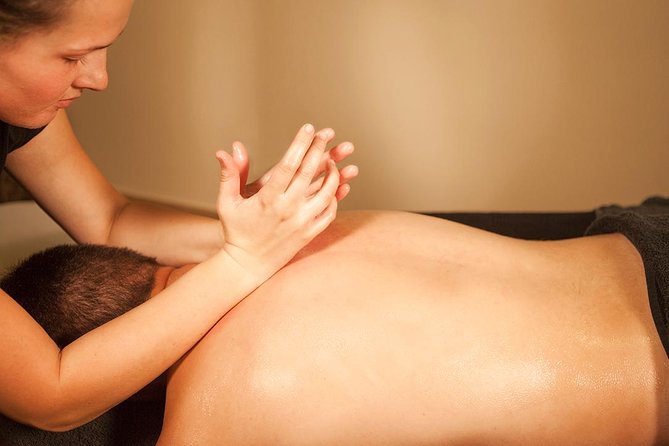 Romantic couple massage + SPA entry and private jacuzzi with cava - The private jacuzzi and cava finish